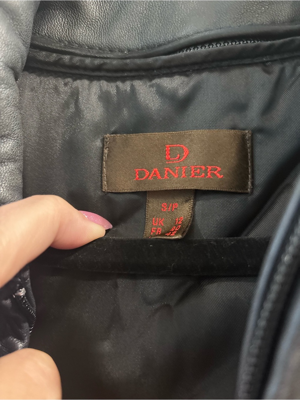 Danier Women’s Genuine Leather car coat zip out liner size Small - Picture 6 of 13